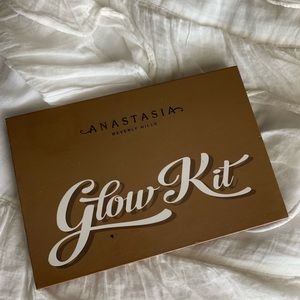 Anastasia Beverly Hills Glow Kit
